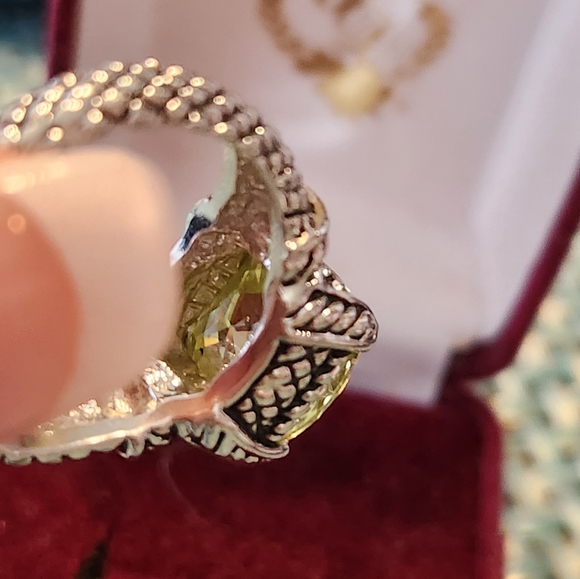 Very pretty apple green gem...from Premiere Jewelry - Picture 7 of 7